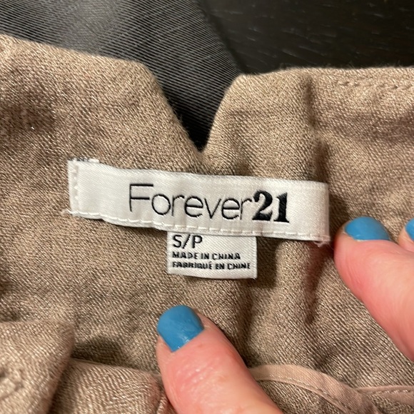 Forever 21, 2 pairs high waisted shorts with matching belts. - Picture 3 of 8